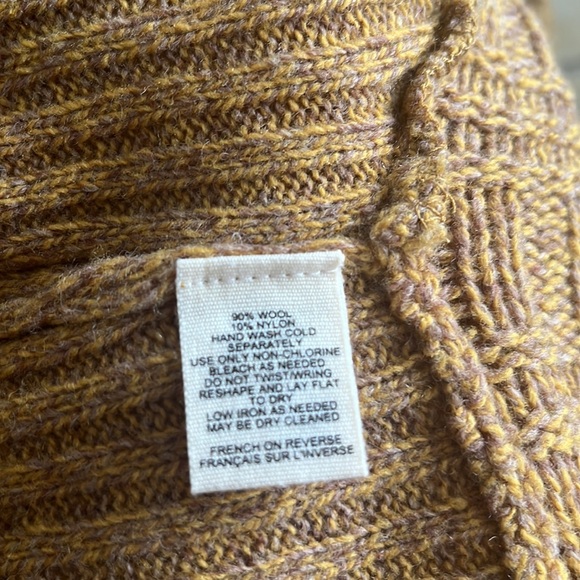 Woman’s cardigan size small brown yellow switcher - Picture 9 of 11